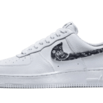 07 Essential White Black Paisley
