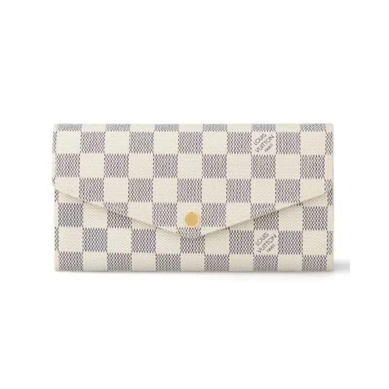 663_6b25c869-1c26-4957-8820-be5f3ff16304.jpg Wallet - Image 1