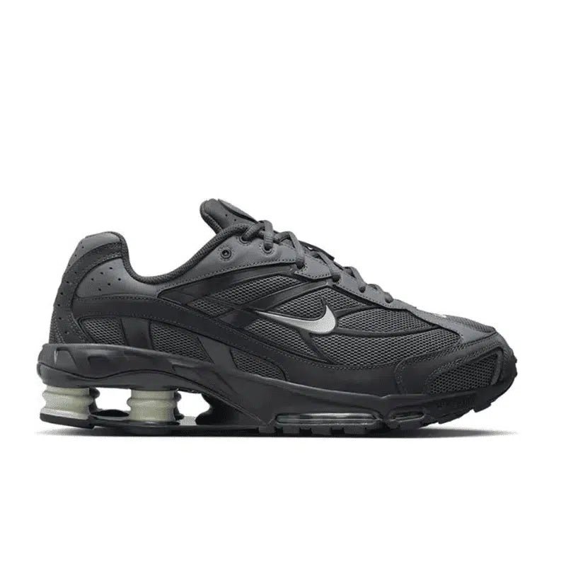 NikeShoxIron2NK041_8588f7fe-12e9-4792-ac44-79a2909cc942.jpg Silver Black - Image 1