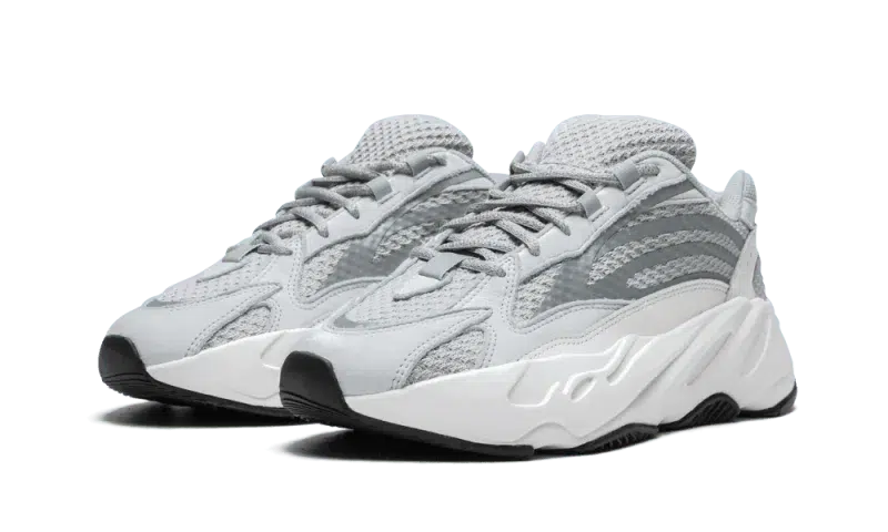 700 V2 Static - Image 2